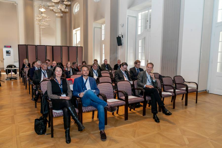 img_5776_web.jpg