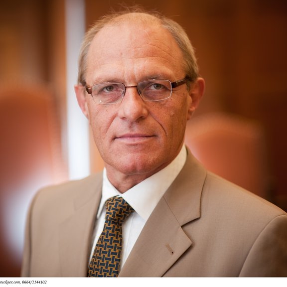 Portrait Klaus Schröder