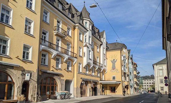 Universitätsstraße 5-7